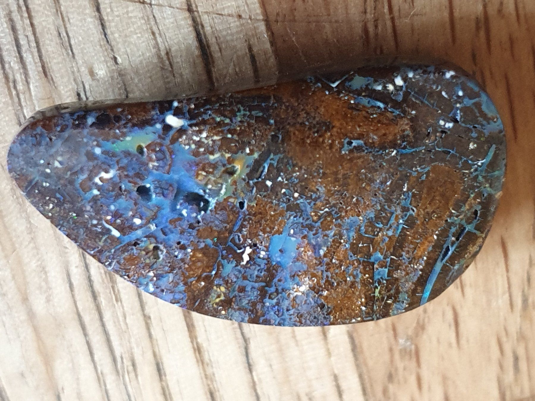 Pietre preziose: Schöner Boulder Opal – Usato da Flawil venduto da Naphtali