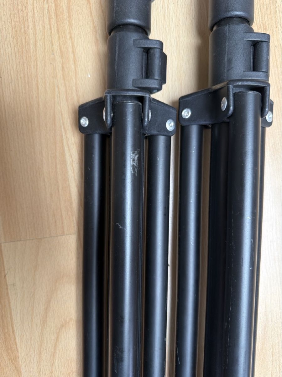 Elinchrom Treppiedi & Teste: Elinchrom Stativ schwarz gebraucht – Usato da Thun venduto da BanjoDan 2