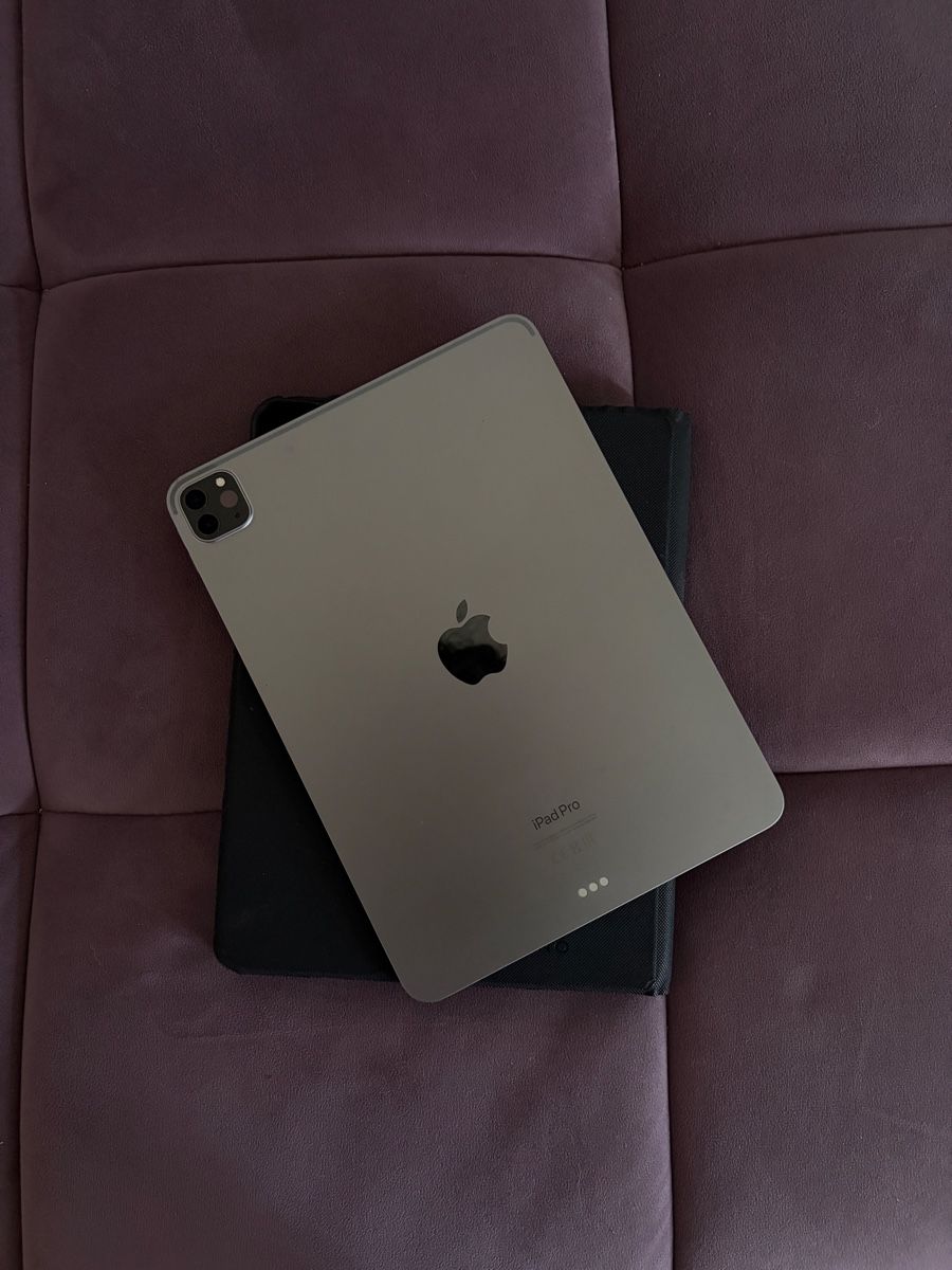 Apple Tablet PC: Ipad Pro 11” 4 gen. inkl apple pen & case – Usato da Bösingen venduto da watchoutonflavio.