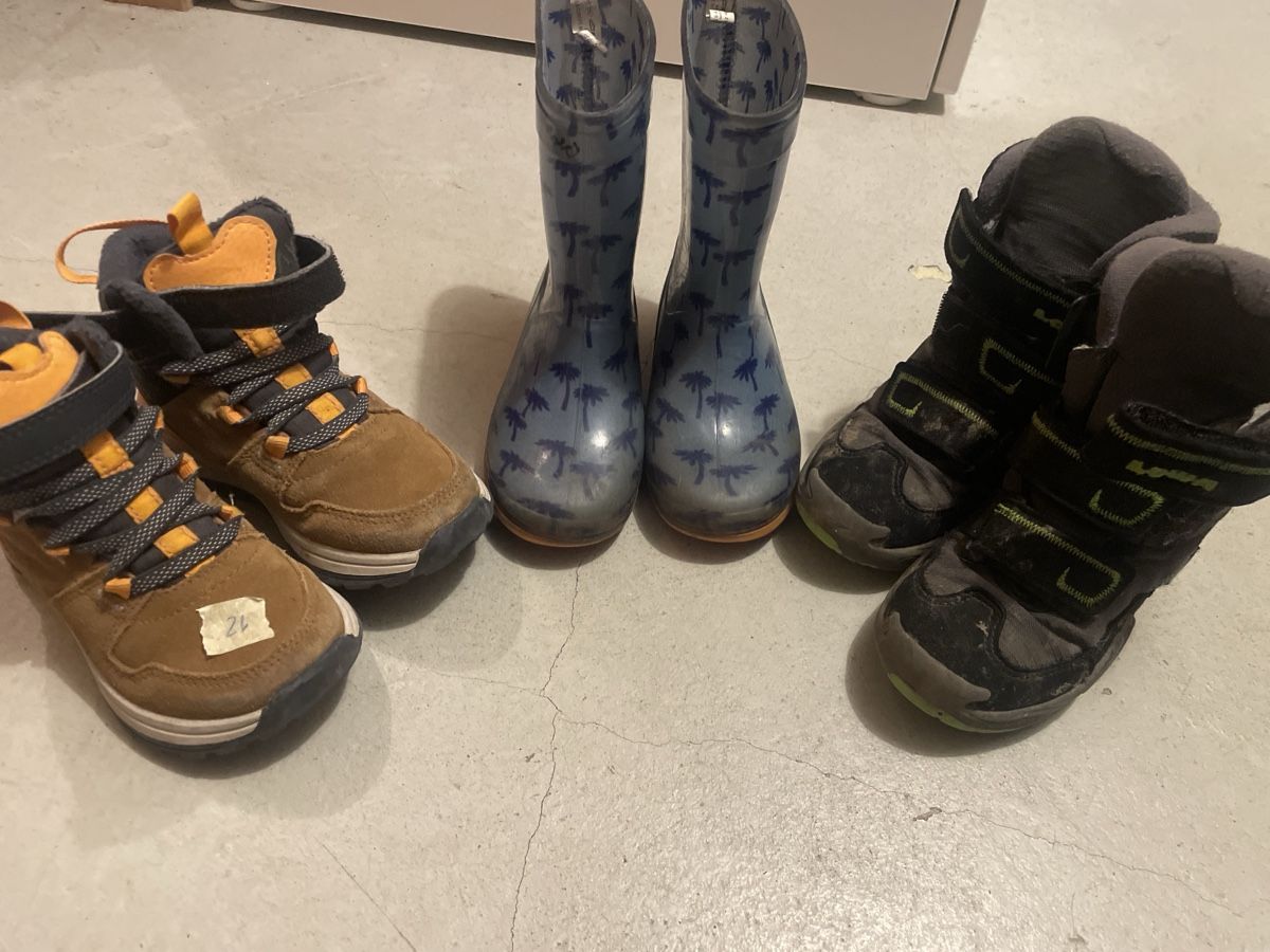 Scarpe per ragazzi: Schuhpaket 26 – Usato da Winterthur venduto da sLoerli