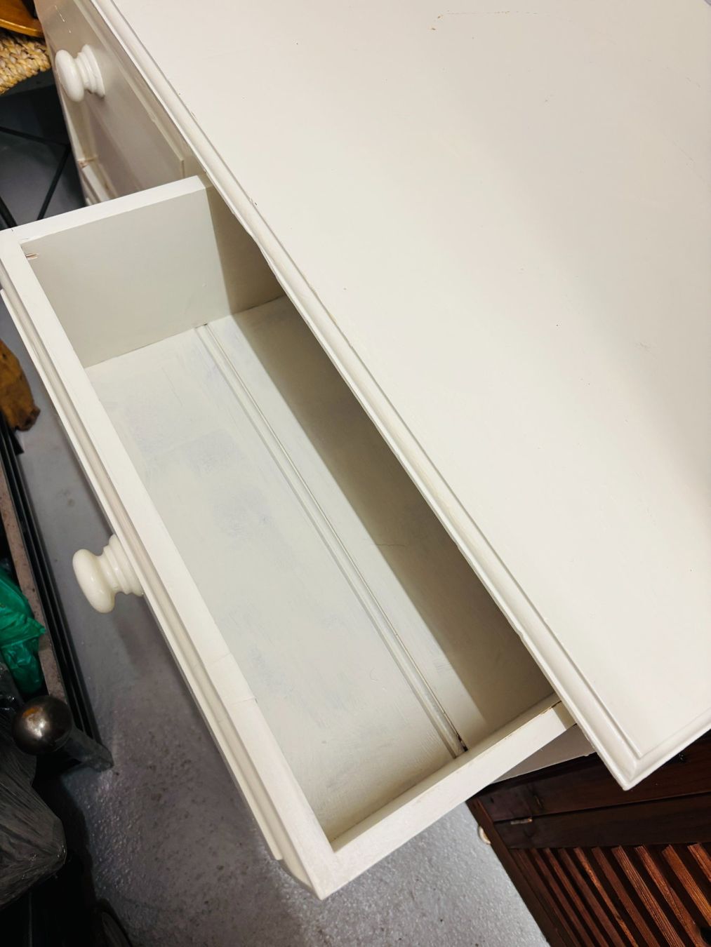 Cassettiere: Joile commode blanc, cinq tiroirs – Usato da Clarmont venduto da sil_59s9 2