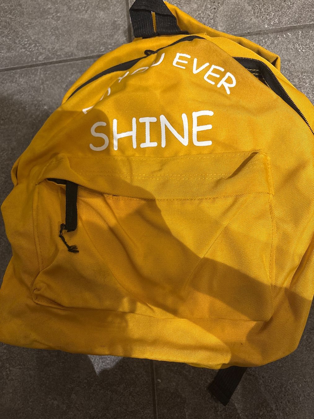Zaini: Stylischer Rucksack "Do you ever Shine" gelb – Usato da Andwil SG venduto da schmei 2