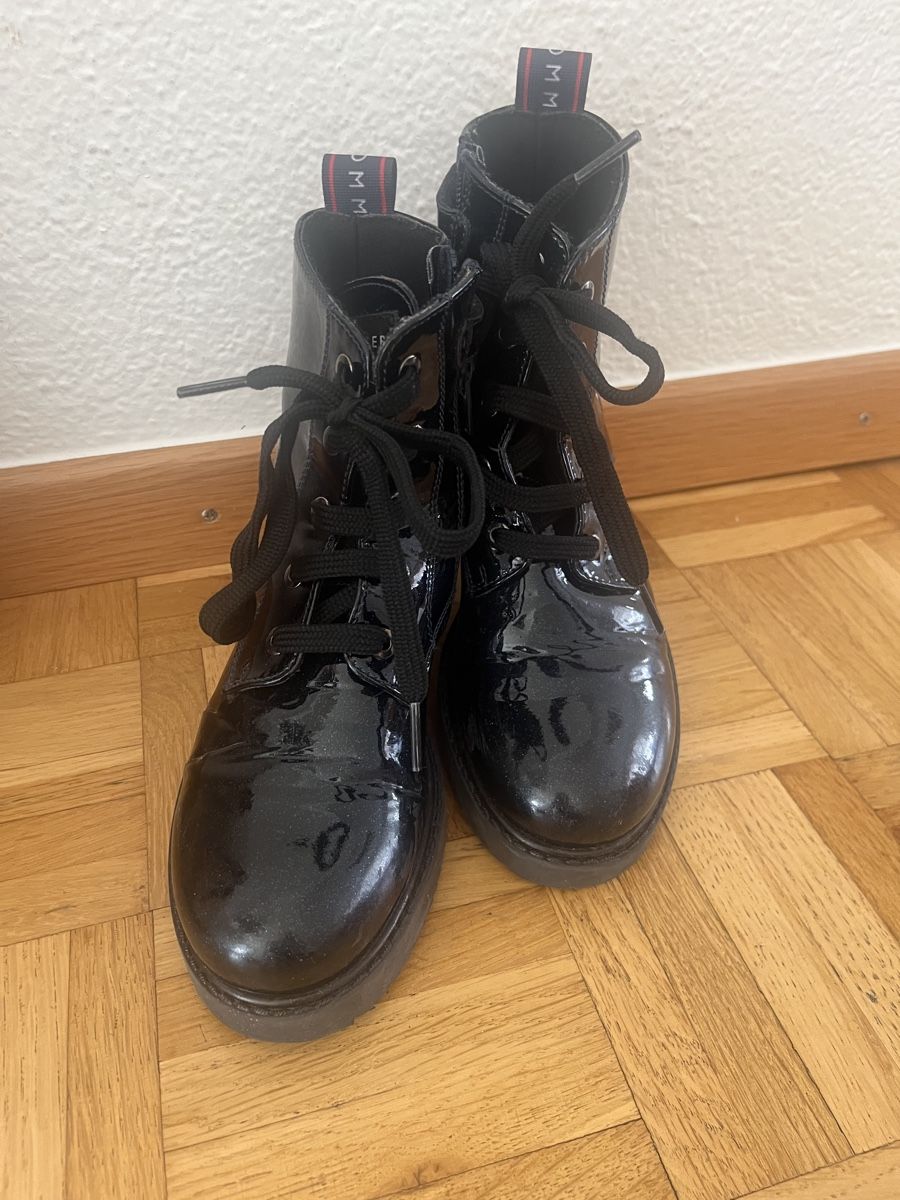 Tommy Hilfiger Scarpe per ragazze: Herbstschuhe Tommy Hilfiger , Gr. 33 – Usato da Siebnen venduto da emik01