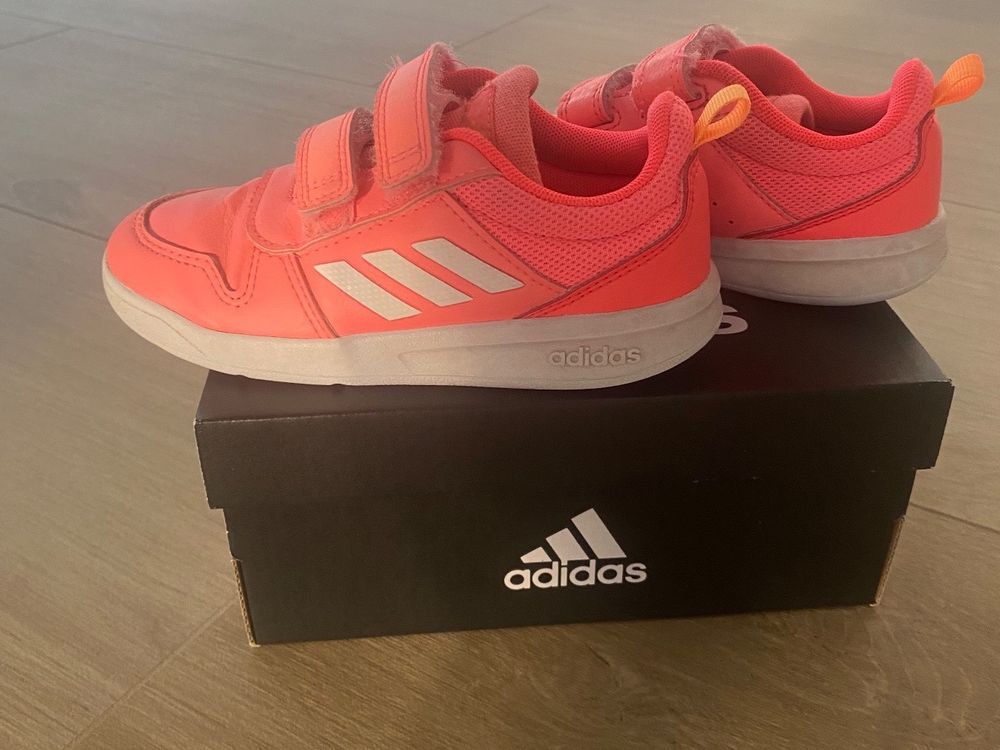 Baskets Adidas fille rose 27 Acheter sur Ricardo