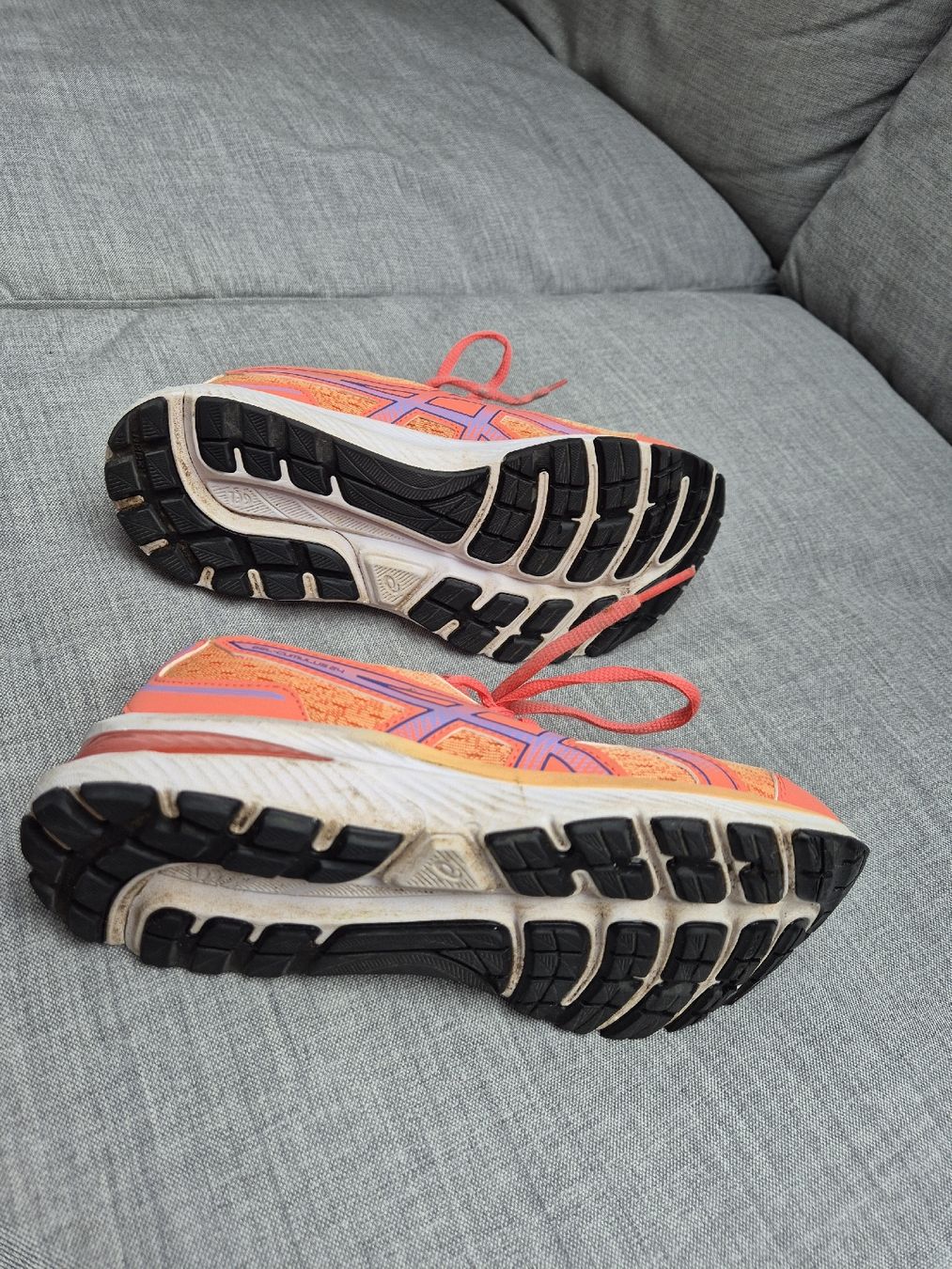 Asics Chaussures hommes: Kinder Laufschuh Asics – D'occasion à Baden par Family_in_Baden 3