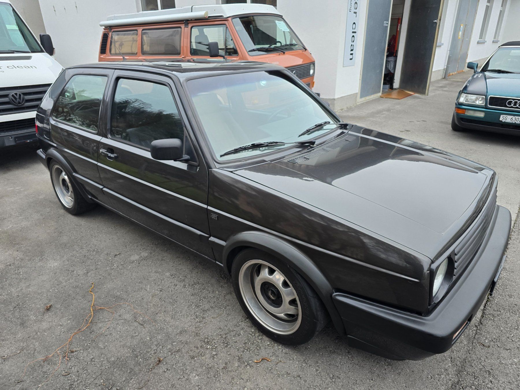 VW Automobili: VW Golf II GTI 16V – Difettoso da Rebstein venduto da Hossarossa 1