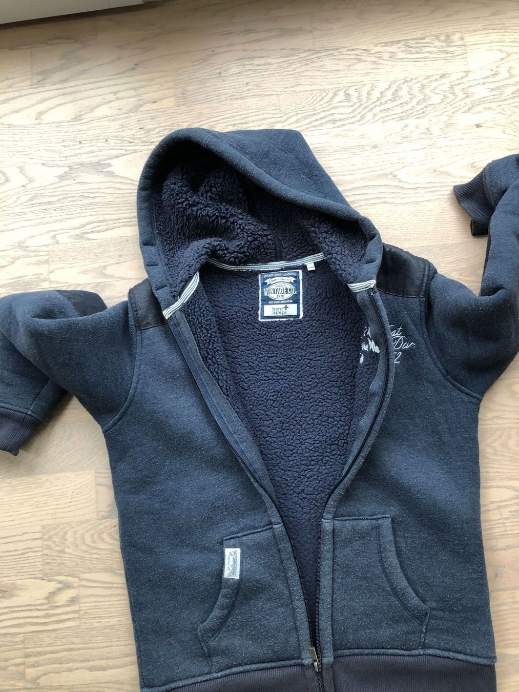 Pulls et sweat-shirts: Pullover mit flauschigem Innenfutter für Buben 158/164 – D'occasion à Oberuzwil par Kuchli 3