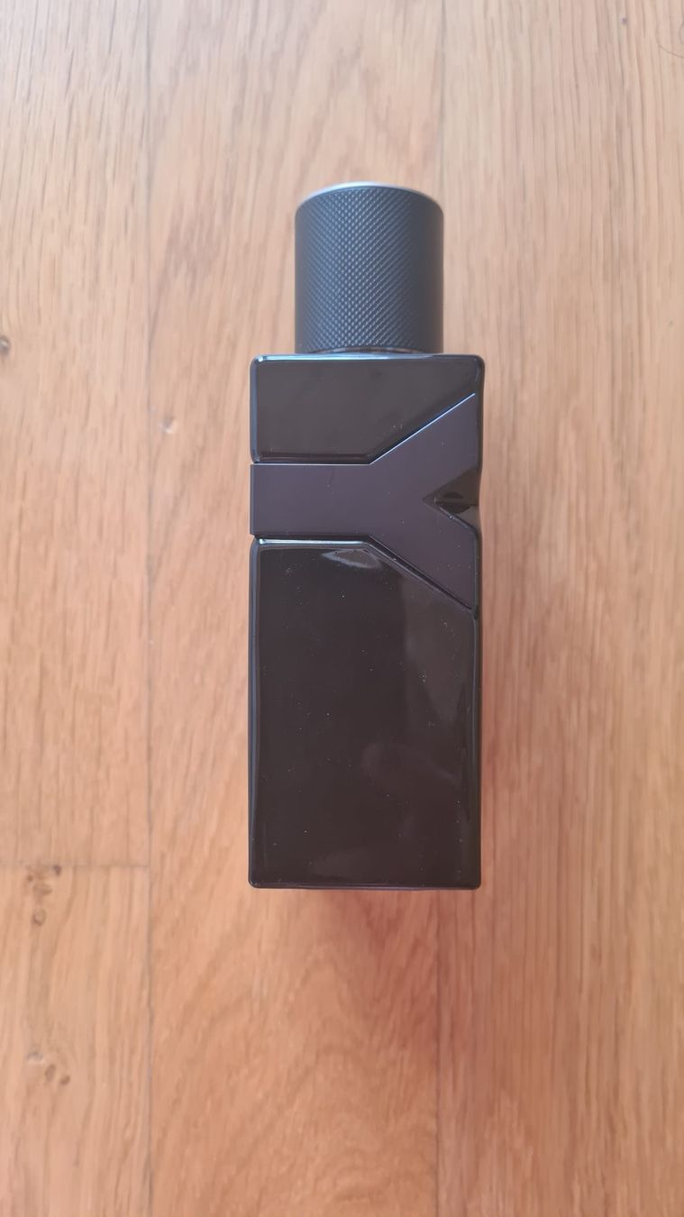 Saint Laurent Profumi & Eau de Toilette: YSL Y Le Parfum 99% full – Usato da Lippoldswilen venduto da elelaib 1