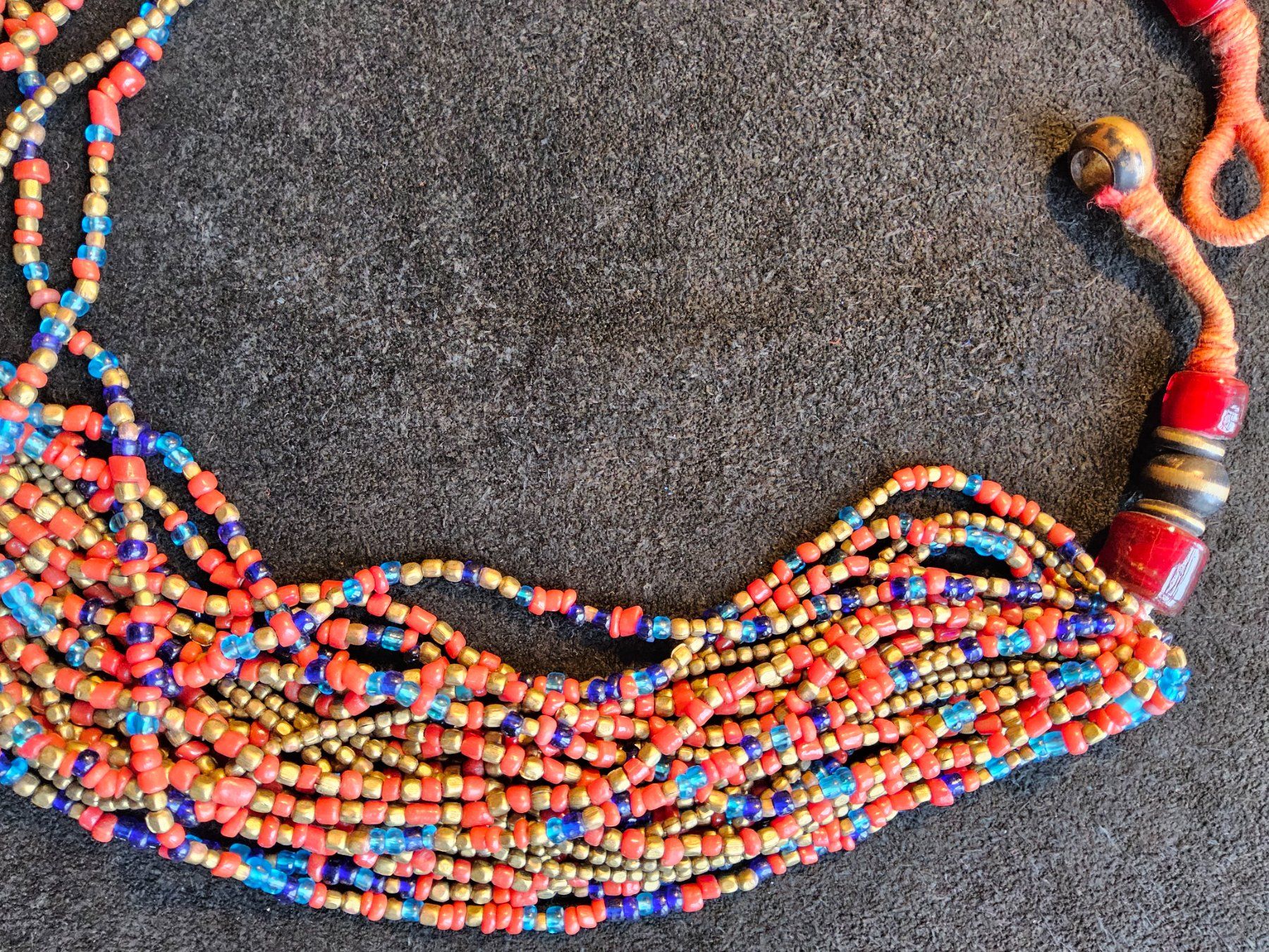 Catenine: Vintage 27strängiges BOHO Perlchen Collier – Usato da Zürich venduto da SciTec 8