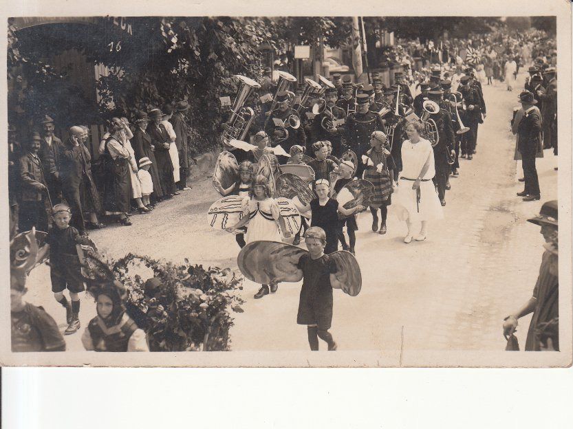 Cartoline postali: Burgdorf Solennität ca. 1920 – Usato da Bürglen TG venduto da StampGraf