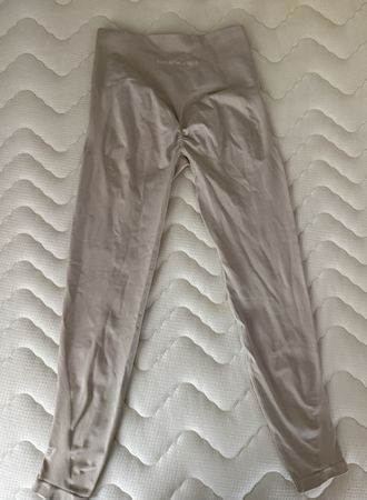 Legging de sport taille haute, scrunch butt, parfait état