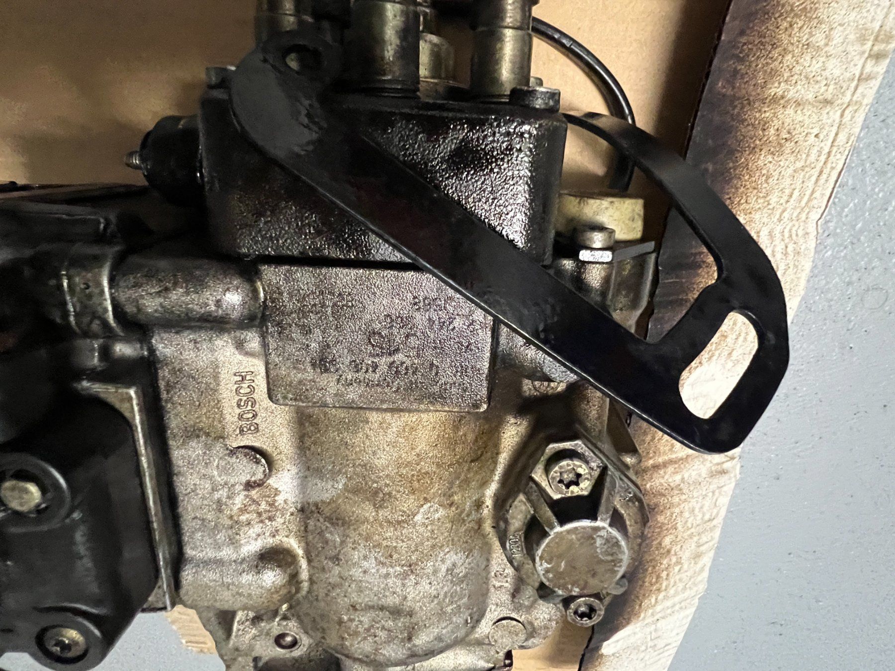 BMW Tutti pezzi di ricambio auto: BMW E36 TDS M51D25 Einspritzpumpe – Usato da Alchenflüh venduto da don.shindy. 1
