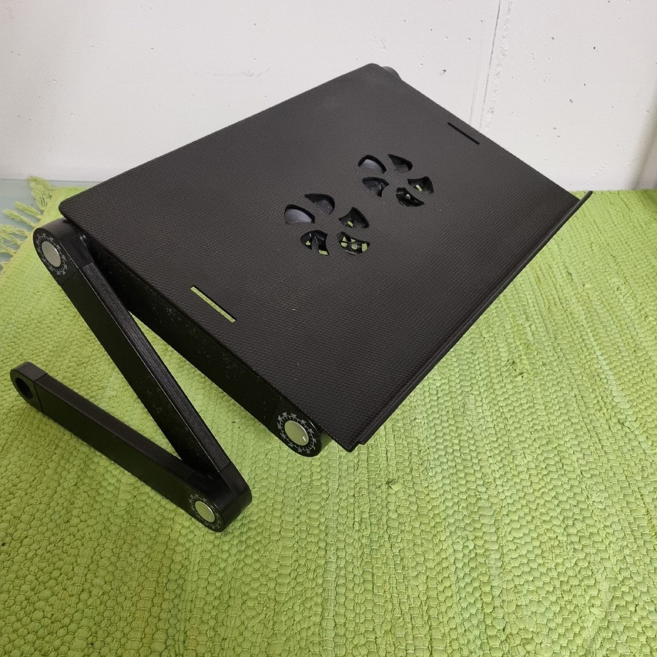 Autres décorations & accessoires: Laptoptisch höhenverstellbar – D'occasion à Buchs AG par alp_x87d