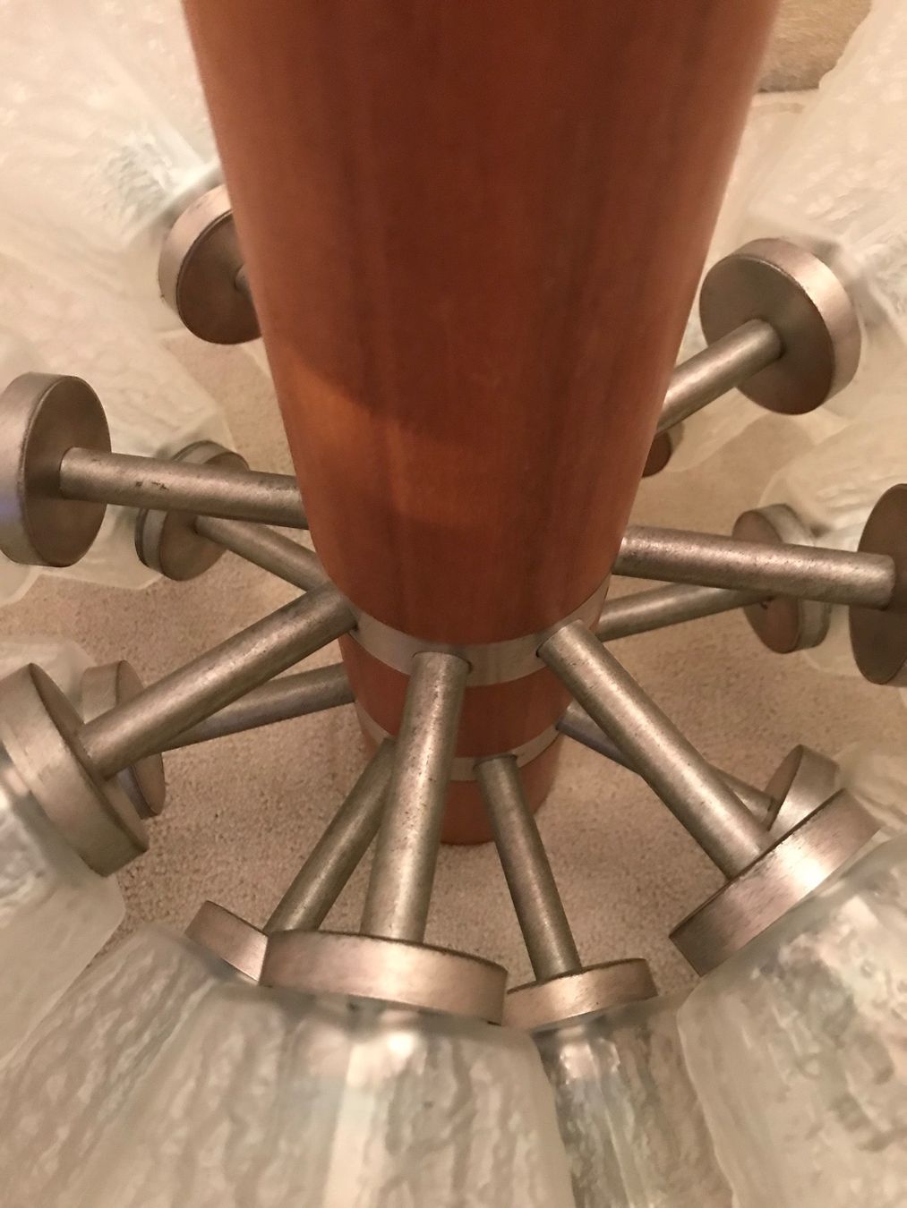 Temde Leuchten Lampadari & plafoniere: Temde: Sputnik Teak Kronleuchter mit 16 Schirmen – Usato da Küsnacht ZH venduto da Quiti 2