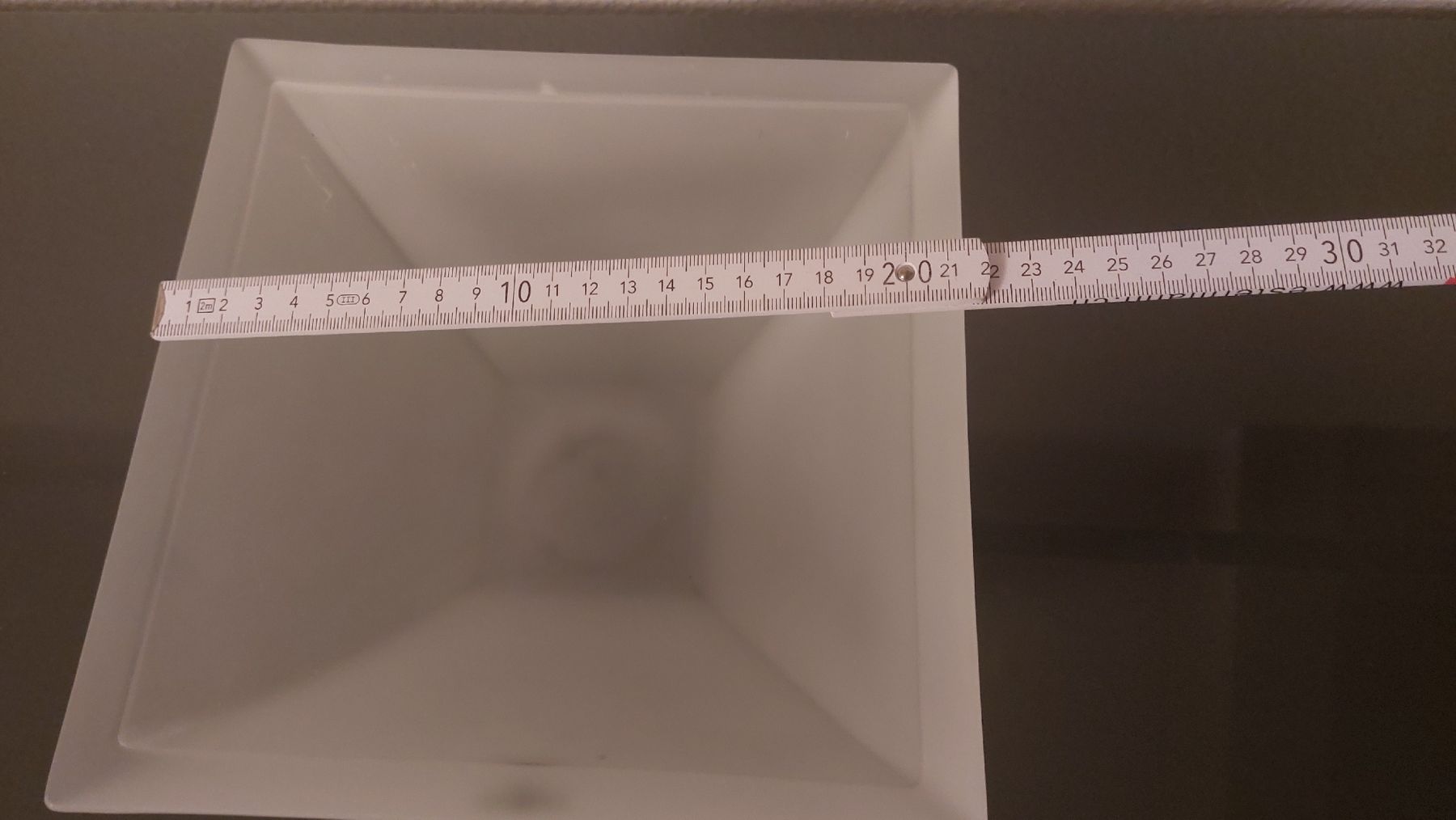 Ciotole: Glasschale quadratisch, – Usato da Rain venduto da Lillyfra 1