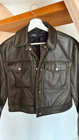 Trendige Zara Kunstleder Jacke im Worker-Style, Gr. S