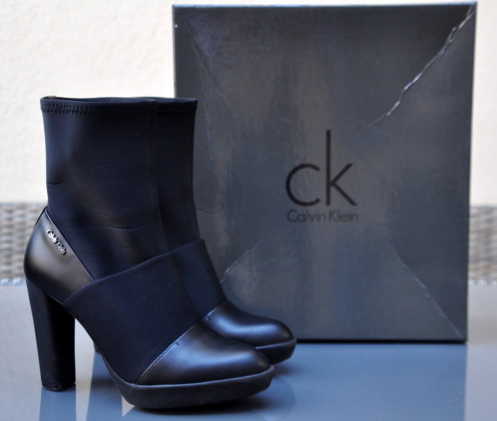 Calvin Klein Scarpe da donna: Stiefeletten Calvin Klein  .36 bottines – Usato da Collonges venduto da arashee 1