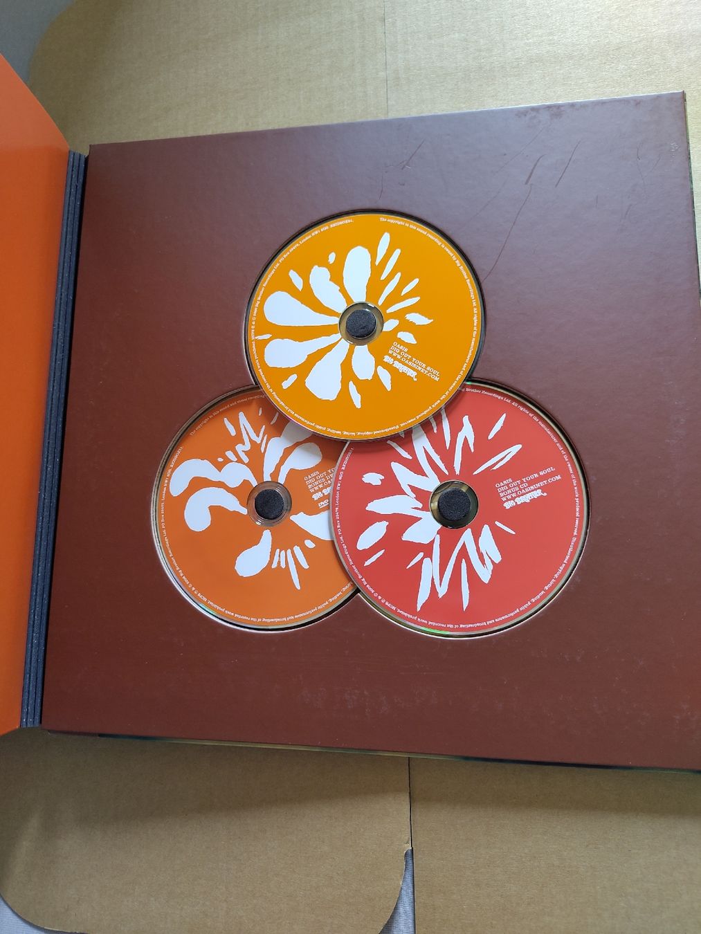 Dischi in vinile: Oasis - Dig Out Your Soul 4xLP Boxset – Usato da Büsserach venduto da Bey23 2