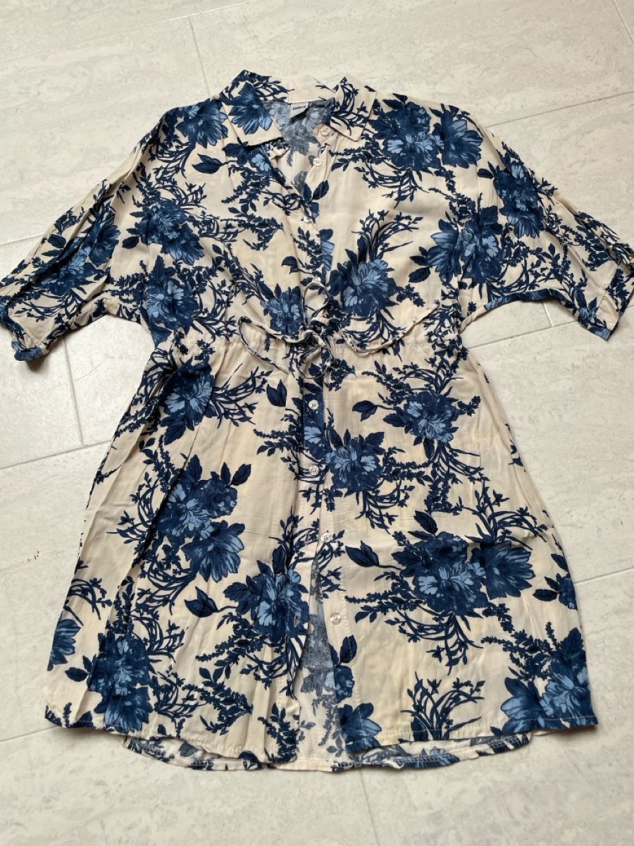 Kleider: Sommerliches Blusenkleid mit Blumenmuster, Grösse M – Gebraucht aus Uster von fas_q2ft