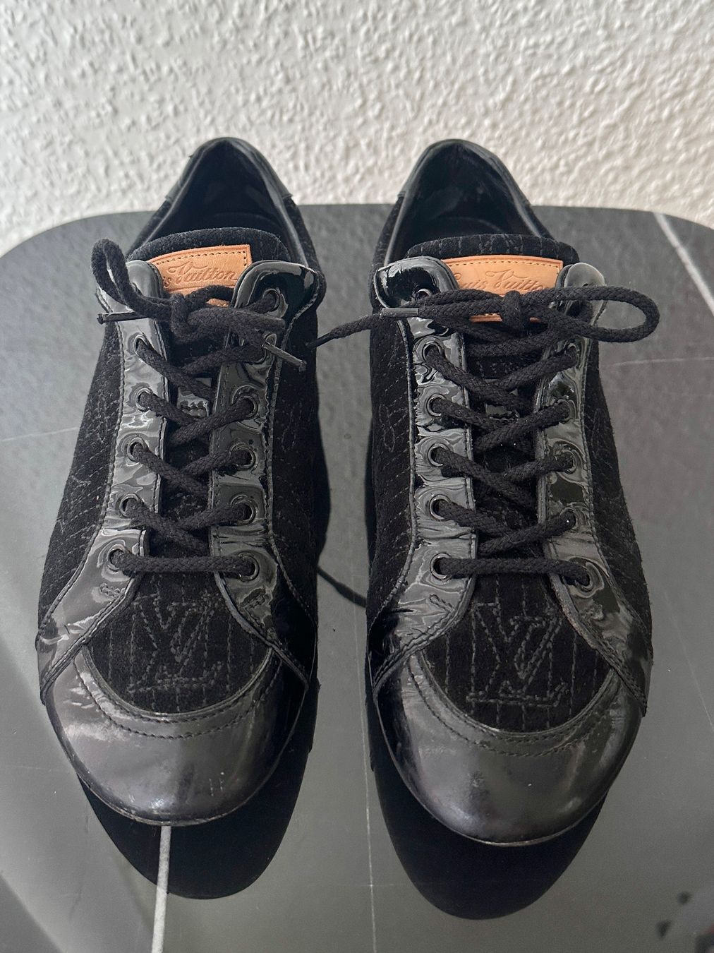 Louis Vuitton Scarpe da donna: Authentiques Baskets LOUIS VUITTON 37.5 en cuir noir – Usato da Carouge GE venduto da loveluxury 1