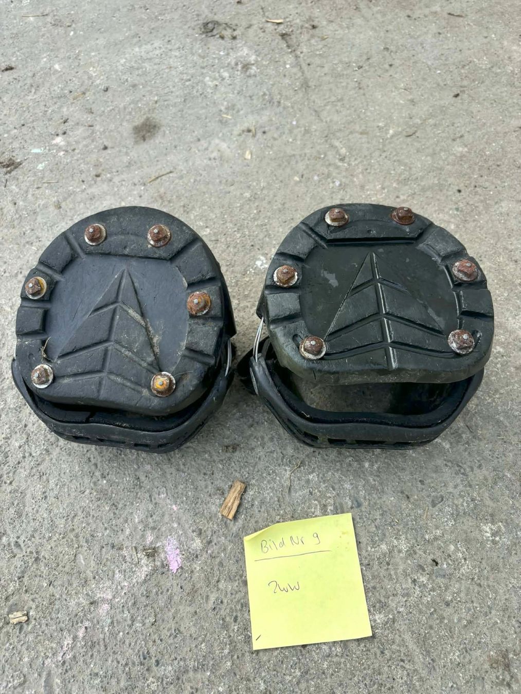 Scarpe per cavalli: Hufschuhe Renegade Grösse 2ww mit Stollen – Usato da Unterlunkhofen venduto da Schnueffelchen1 1