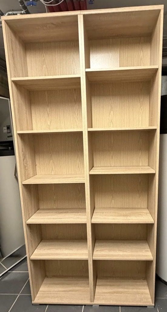 Scaffali: Regal/Bücherregal Holzoptik – Usato da Hornussen venduto da lupinsan.s