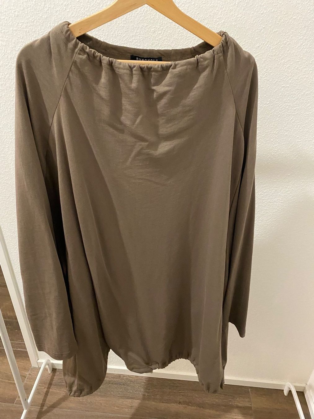 Rundholz Tuniche: Rundholz Tunika / Pulloverkleid camel Gr. onesize – Usato da Arlesheim venduto da san_w9vr 2