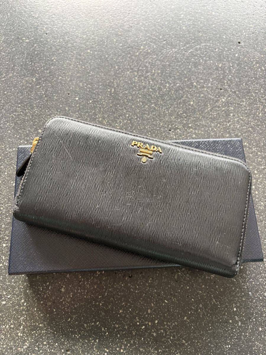 Prada Portafogli: Prada Portemonnaie Geldbörse wallet – Usato da Duggingen venduto da AlexFlomi 1