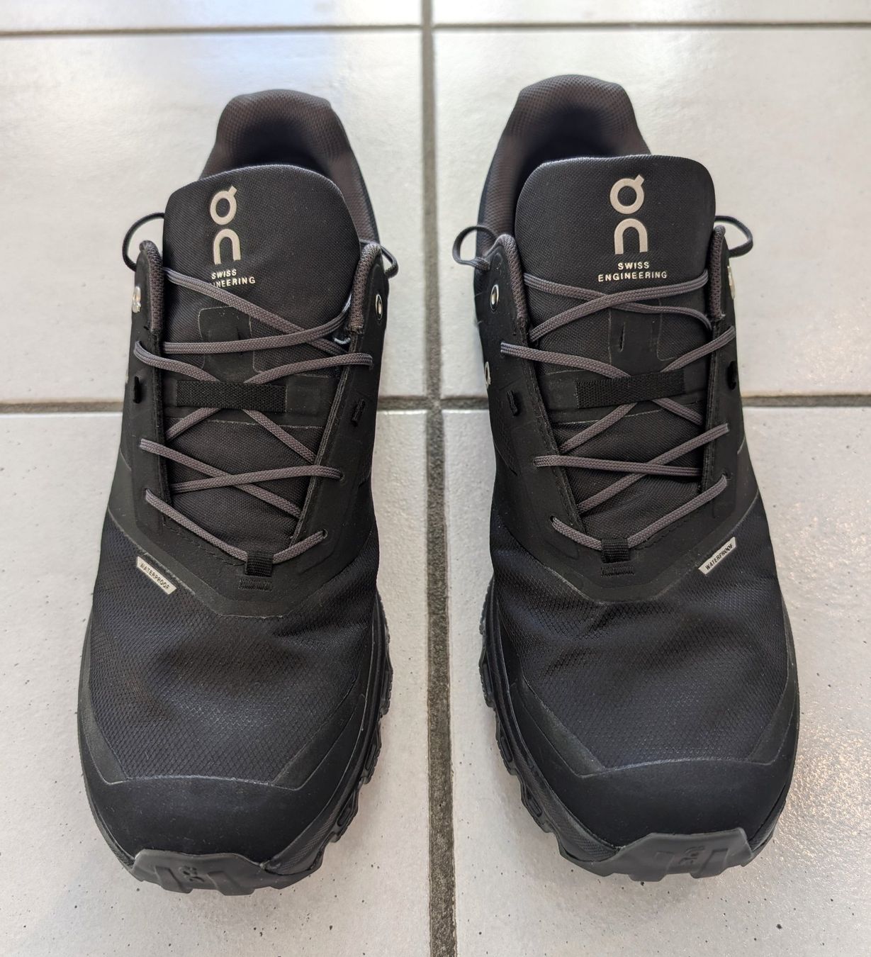 On Scarpe da uomo: On Cloudventure Waterproof Neuwertig, Gr. 47.5 – Nuovo (secondo la descrizione) da Zug venduto da AlphaCentauri