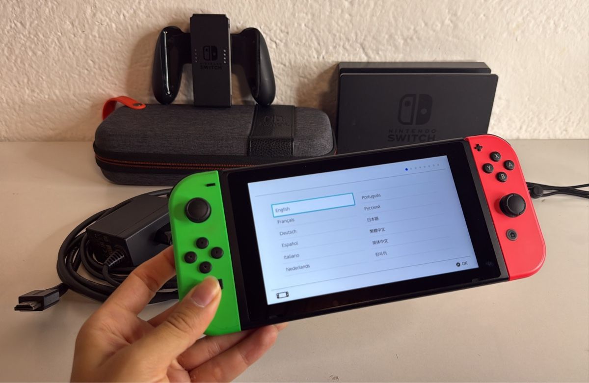 Nintendo Konsolen: Nintendo Switch Console - with everything u need! 🎮 – Gebraucht aus Ehrendingen von bubulence