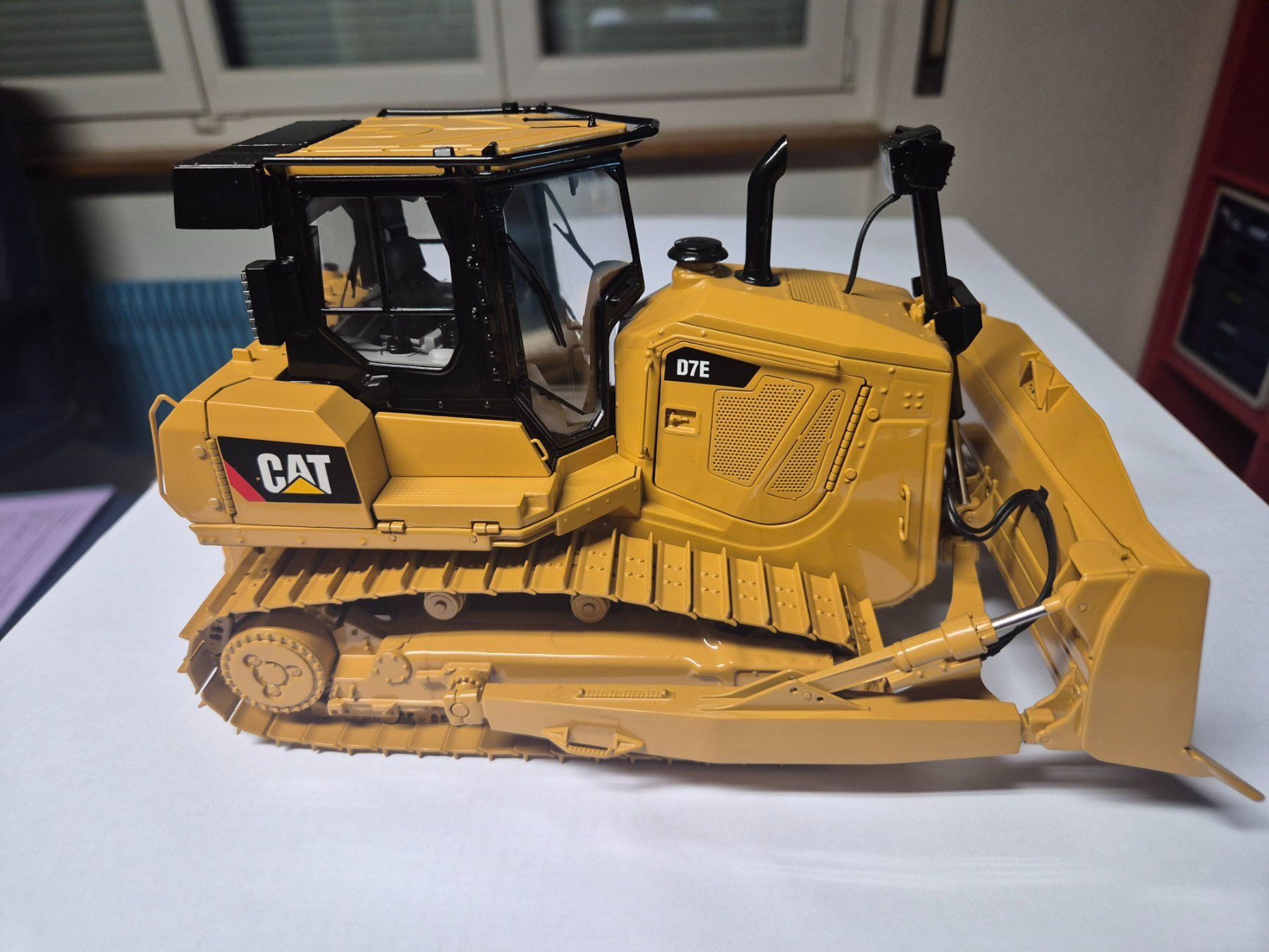 Caterpillar Kit di modellismo & Modellini statici: CATERPILLAR  D7E  1/24 – Usato da Moutier venduto da cat365 1