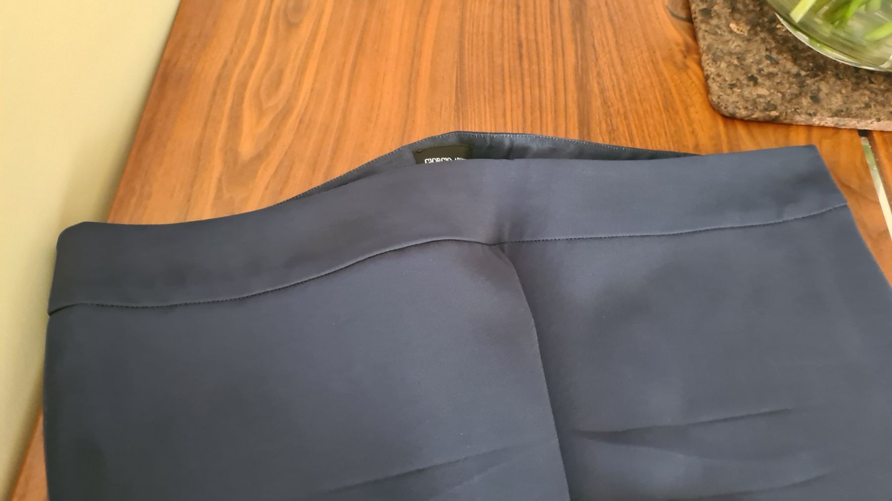 Armani Pantaloni: Giorgio Armani Hose blau – Usato da Minusio venduto da Ninfa54 4