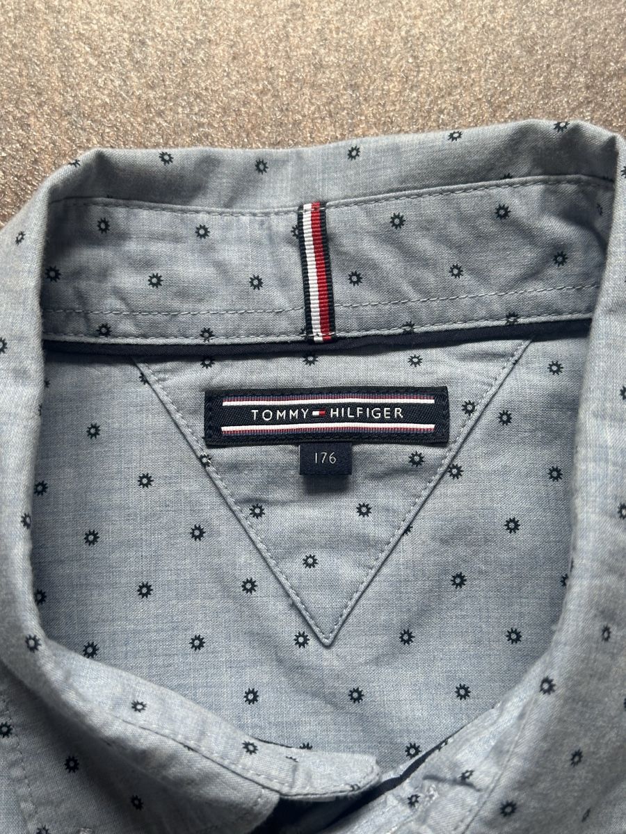 Tommy Hilfiger Camicie, T-shirt & Polo: Tommy Hilfiger Hemd, Gr. 176, hellblau! – Usato da Neerach venduto da Matug1248 1