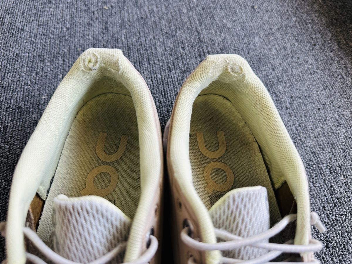 On Scarpe da donna: On cloud 5 femmes taille 38.5 – Usato da Bulle venduto da LeMoleson 6