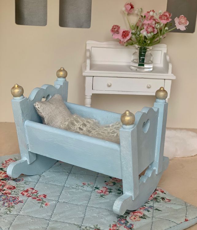 IMIKEYA Miniatur Bett Puppenhaus - Holz Einzelbett 14cm Für Puppenhaus 1:12