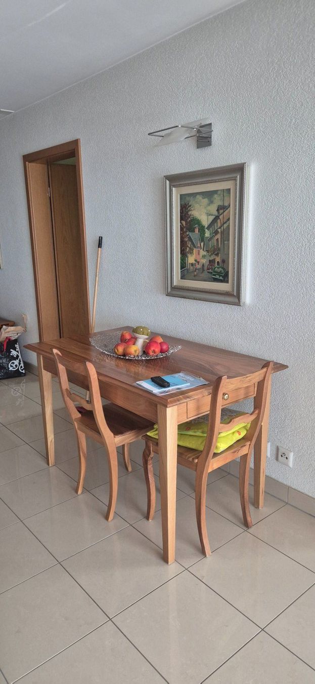 Tischset: Table en noyer massif – Gebraucht aus Bevaix von chr_vcx6 9