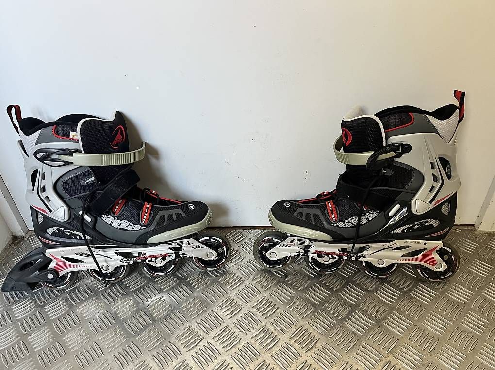Pattini in linea & Pattini a rotelle: Rollerblade Inlineskates Grösse 43 zu verkaufen – Usato da Hilterfingen venduto da mus_85w9