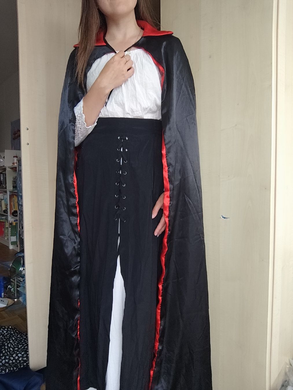 Altro in  Abbigliamento & Accessori: Cosplay Vampire Costume Cape - Halloween – Usato da Mägenwil venduto da VintageGirly