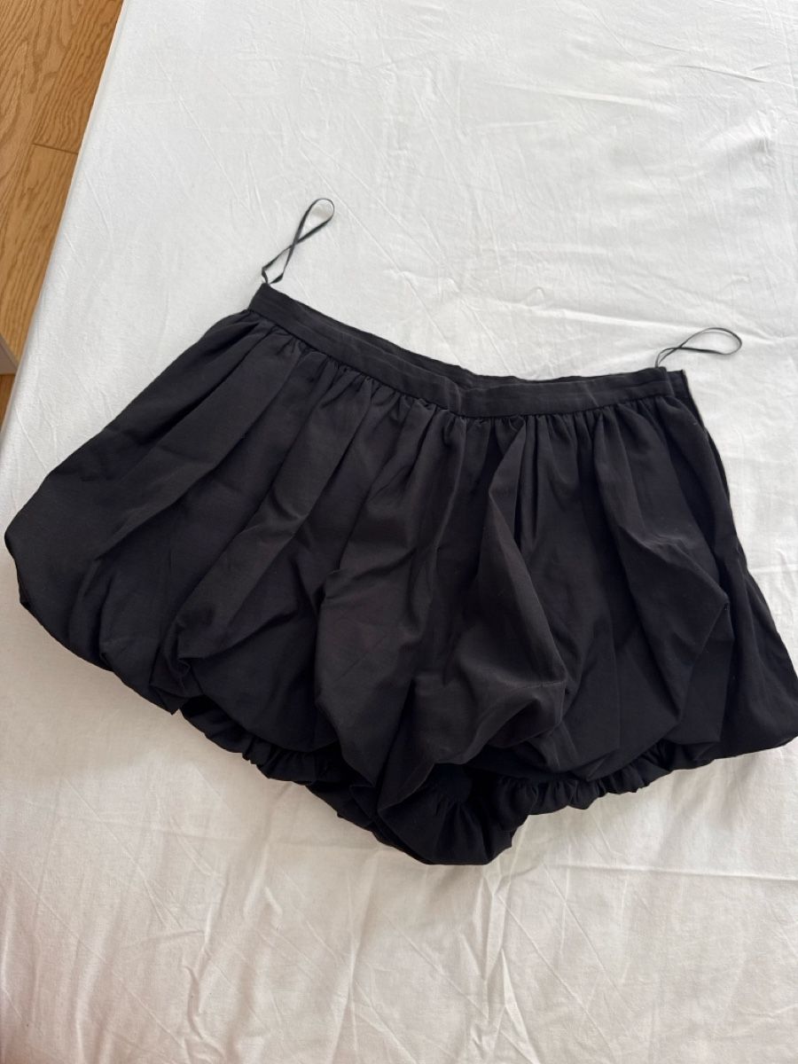 Zara Pantalons: Shorts  – D'occasion à Nebikon par Preloved_bykelly