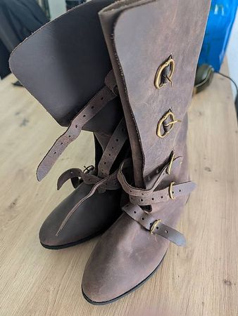 Neue ungetragene Wikingerschuhe Gr. 42