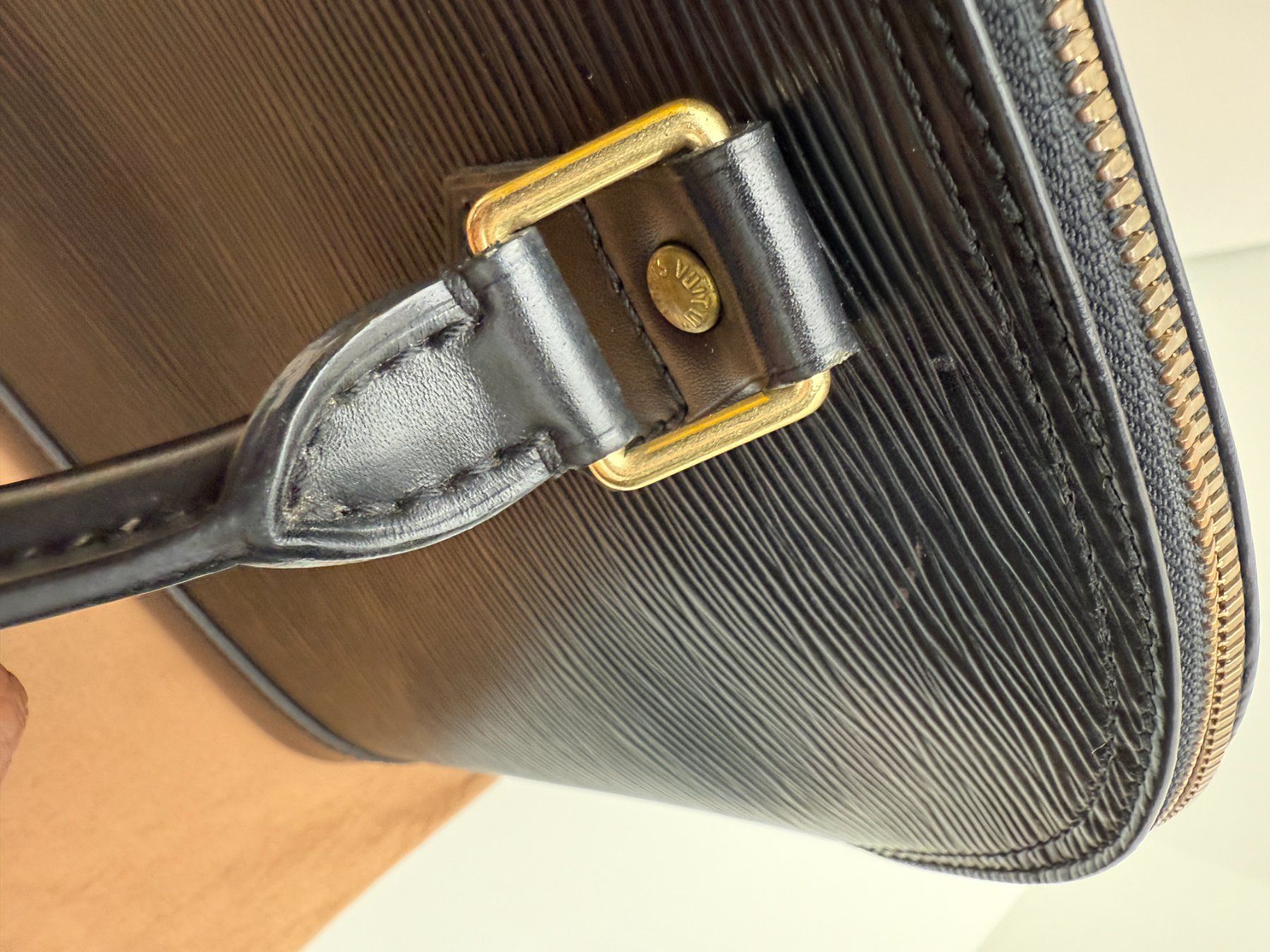 Louis Vuitton Borse da donna: Classique Louis Vuitton Alma Epi PM + cadena, clé, dust bag – Usato da Genève venduto da rosebud635 7
