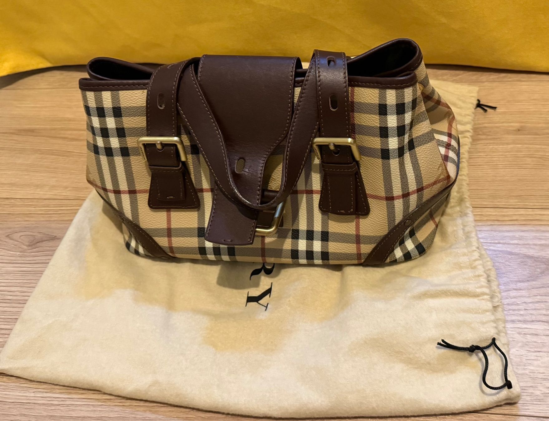 Burberry Taschen für Damen: BURBERRY Nova Check Buckle Tote Bag - Authenticated – Gebraucht aus Chiggiogna von TheLegend88 3