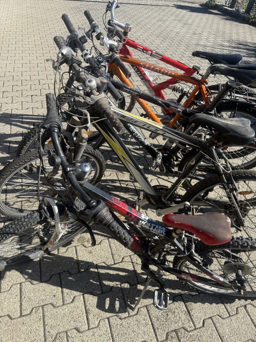 Vélos: Bahnhof Velos – Défectueux à Horriwil par Carrera68 3