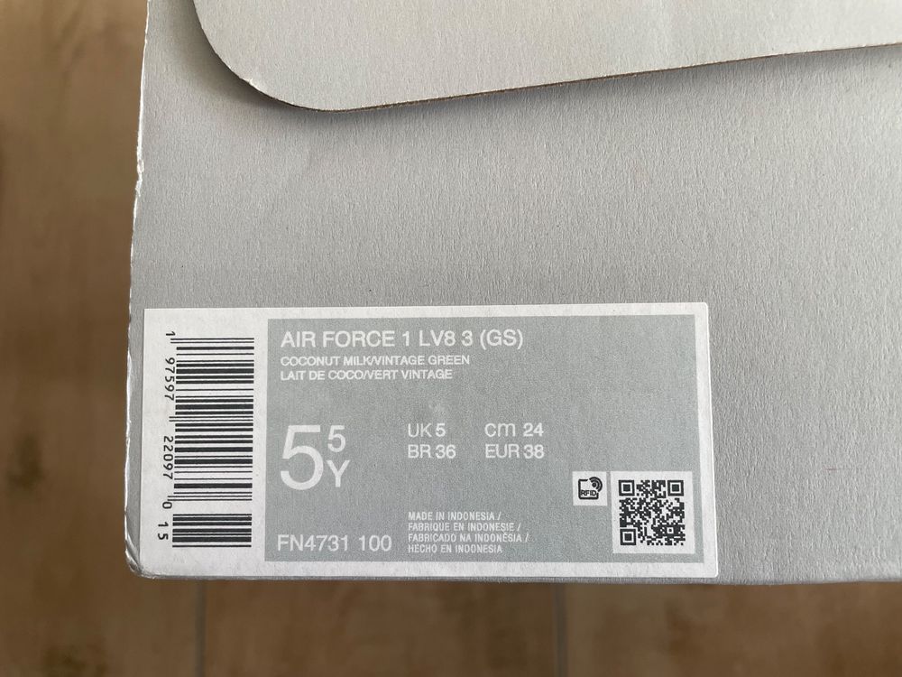 Nike Chaussures garçon: Nike Air Force 1 (GS) Gr. 38 NEU – Neuf avec emballage d'origine à Waltenschwil par hansnine 7