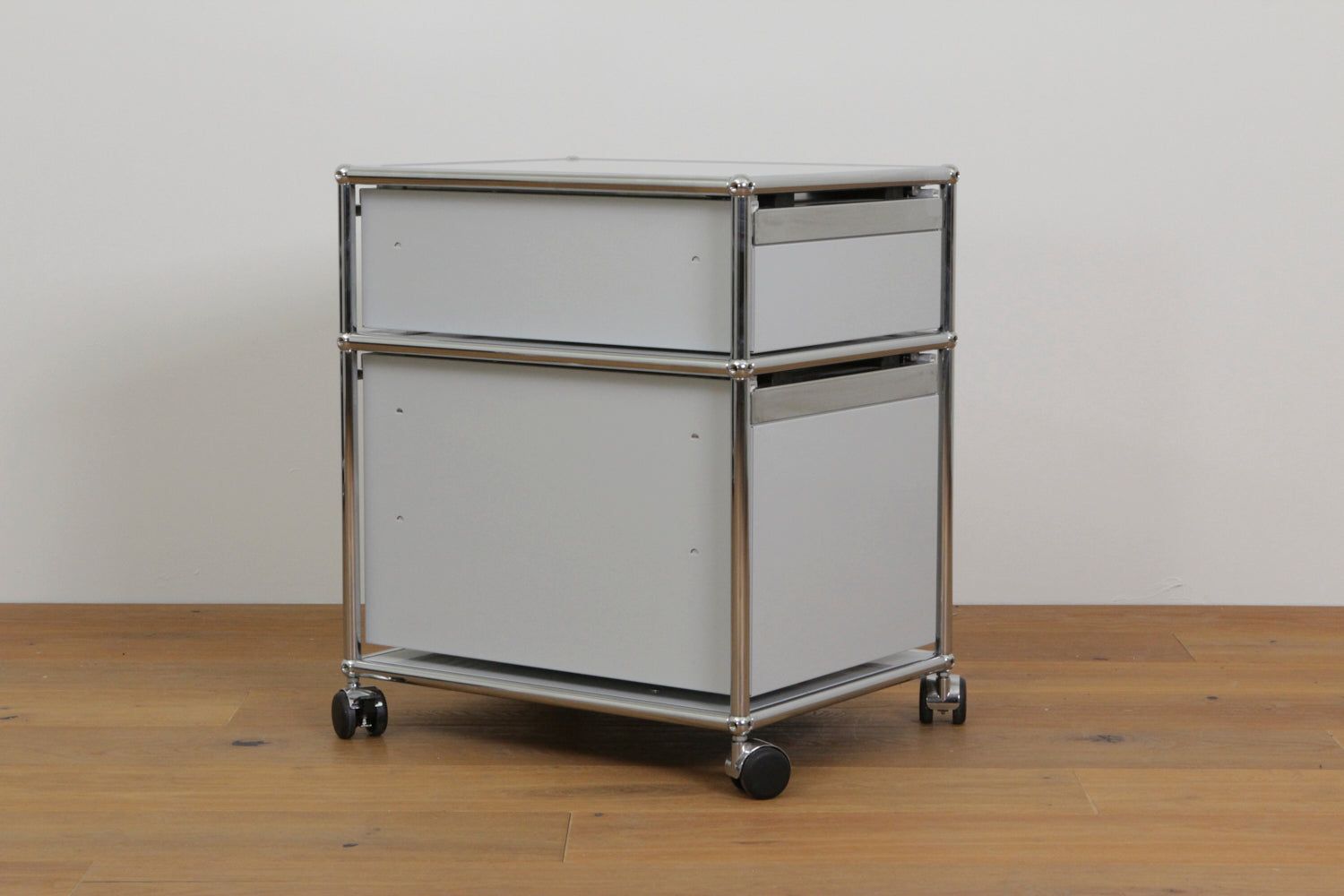 Eléments de bureau: USM Rollkorpus lichtgrau #1068 – D'occasion à Affoltern am Albis par Zapro 3