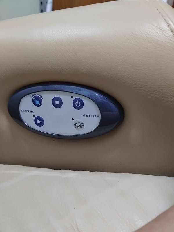 Dispositivi per massaggi: KEYTON - Leder Massagesessel , Creme - Beige – Usato da Rüti ZH venduto da Restwert_Rueti_ZH 3