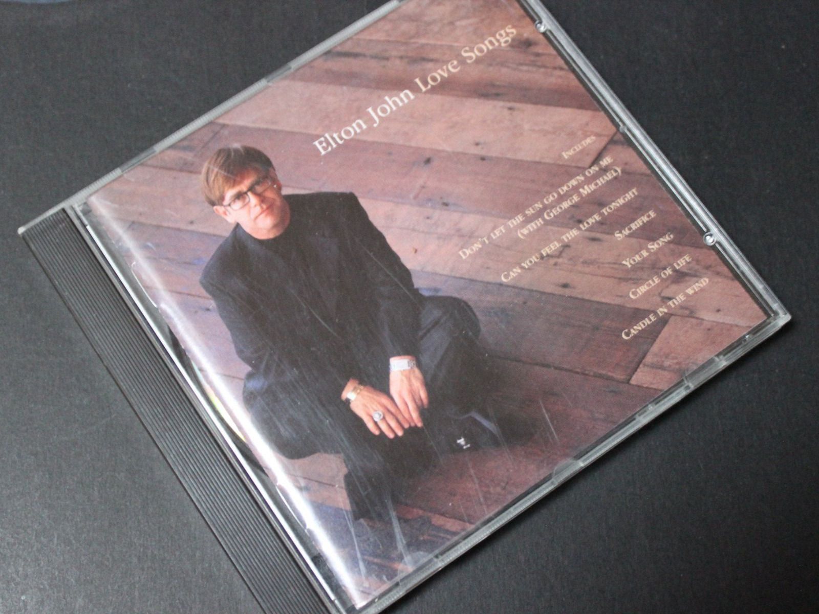 CD: ELTON JOHN - LOVE SONGS CD 1995 – Usato da Tübach venduto da JamesStone