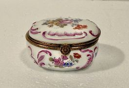 LIMOGES FRANCE Floral Flowers Hinged Trinket Box Ring 