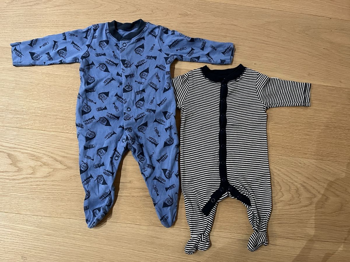 Pigiama & Simili: Two Baby Sleepsuits Size 50 – Usato da Planken venduto da R4gskL7