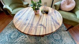Exklusiver Couchtisch aus massivem Nussbaum  restauriert